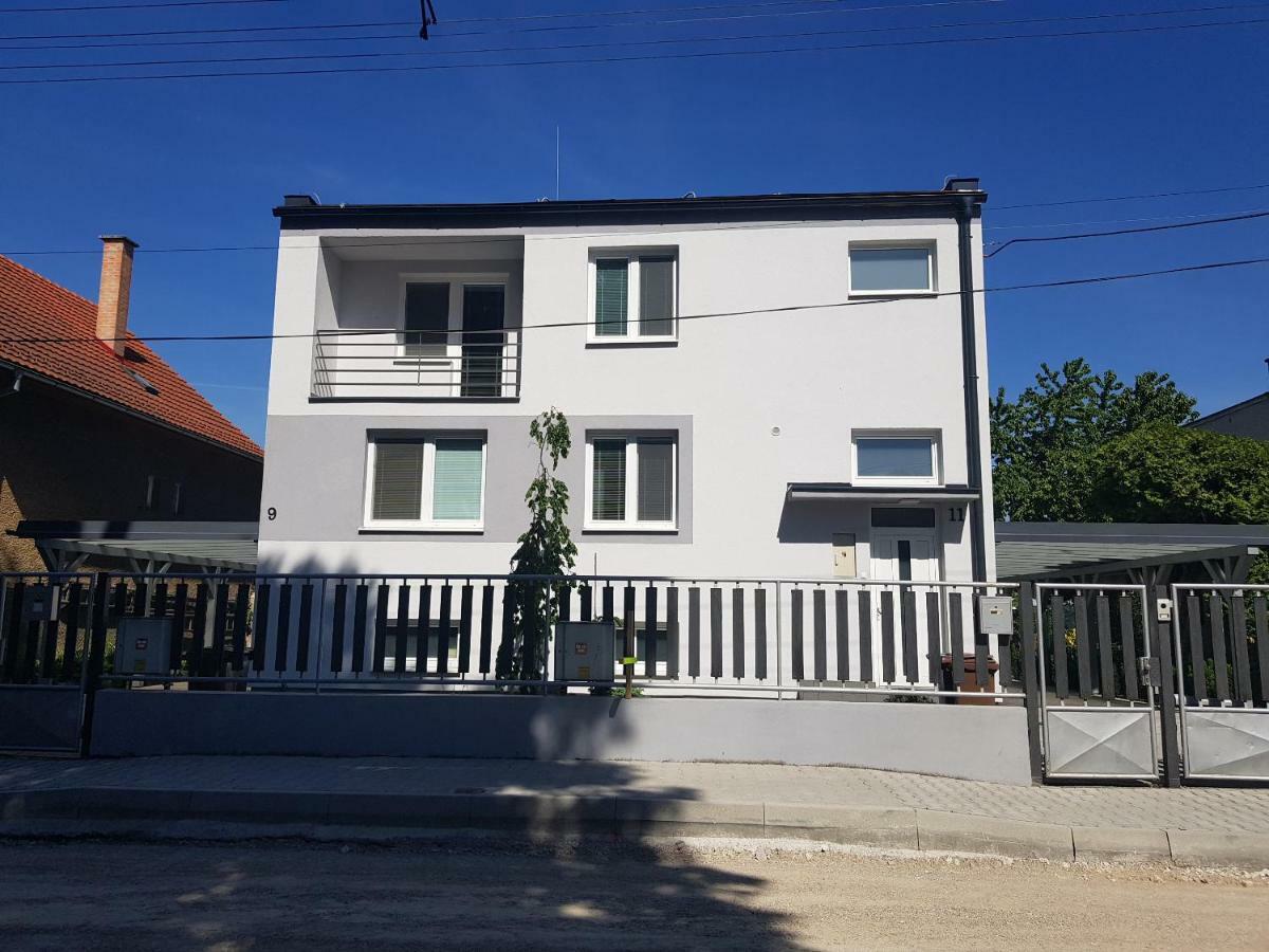 Vip Apartmany Zabnik Prievidza Εξωτερικό φωτογραφία